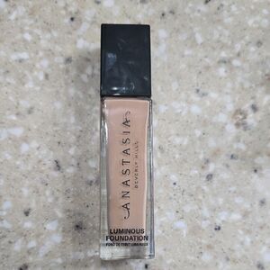 Anastasia Beverly Hills Luminous Foundation - 230N